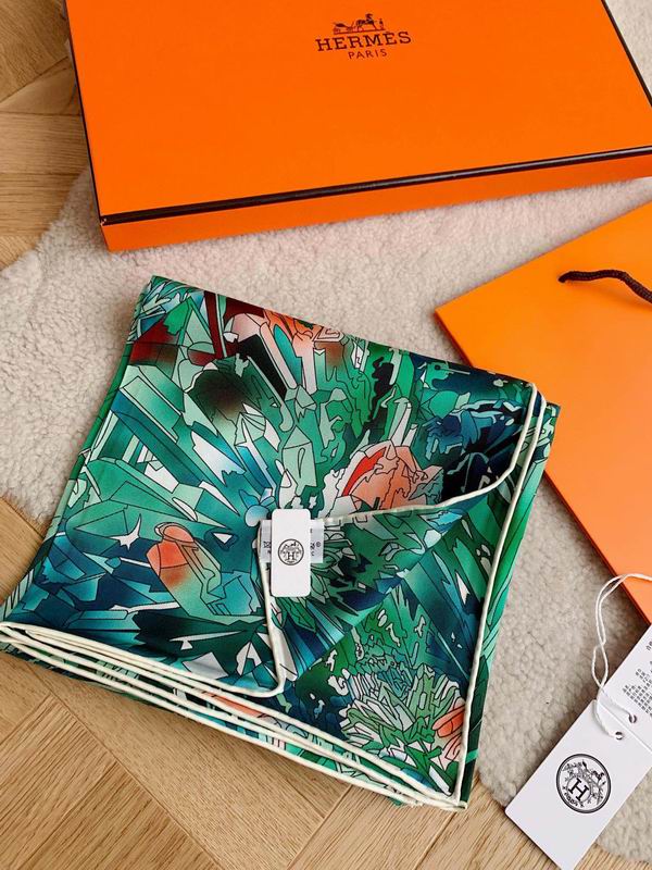 Hermes silk scarf 90X90cm E11 (4)